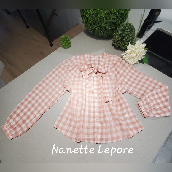 NWOT NANETTE LEPORE Superbe chemisier neuf à carreaux semi-transparent - Picture 1 of 7